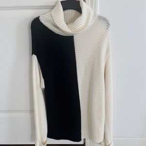 Soho Black and White Women's Turtleneck Sweater Size Medium